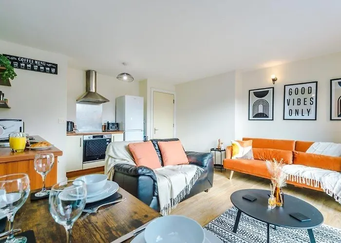 Modern 2Br Near Manchester City Centre - Free Parking Garage